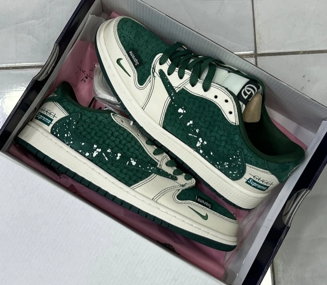کفش کتونی نایکی جردن لو ترویس سوپرمی گوچی|Nike air Jordan 1 low travis super me Gucci