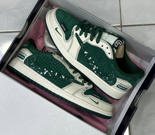 کفش کتونی نایکی جردن لو ترویس سوپرمی گوچی|Nike air Jordan 1 low travis super me Gucci