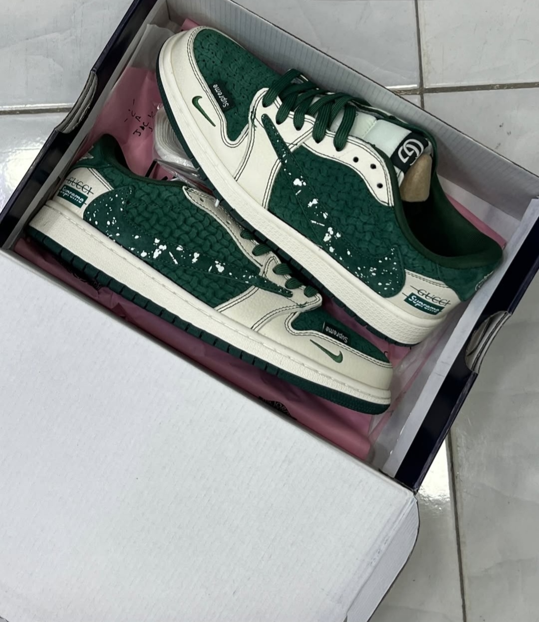 کفش کتونی نایکی جردن لو ترویس سوپرمی گوچی|Nike air Jordan 1 low travis super me Gucci
