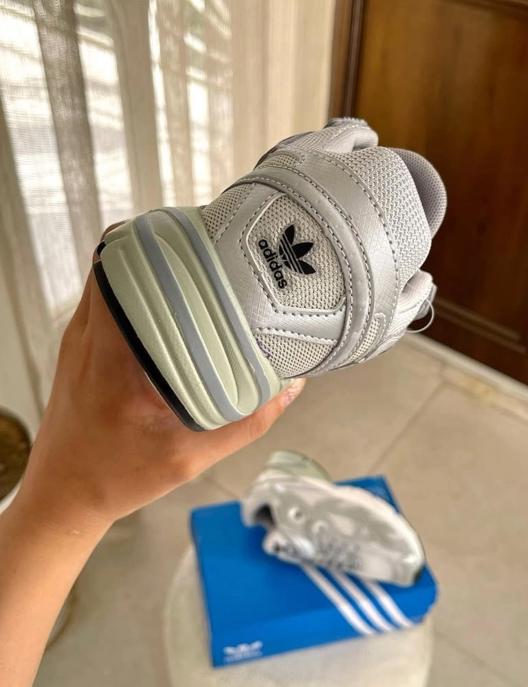 کفش کتونی رانینگ آدیداس استیر مردانه و زنانه رنگ خاکستری متالیک|Adidas astir running