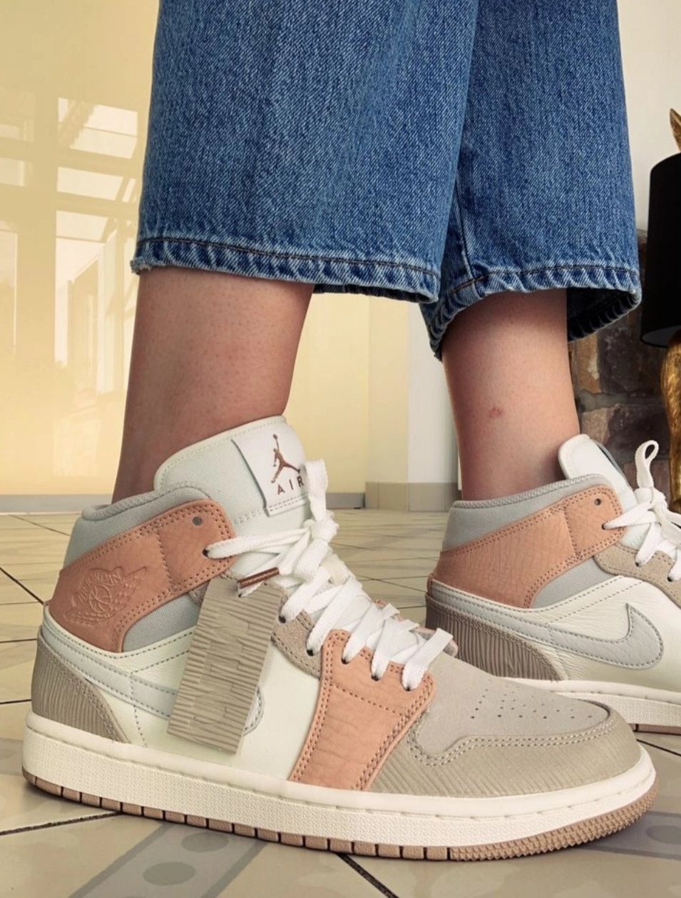 کفش کتونی زنانه نایکی ایر جردن وان ساقدار میلان | Nike air Jordan 1 Milan