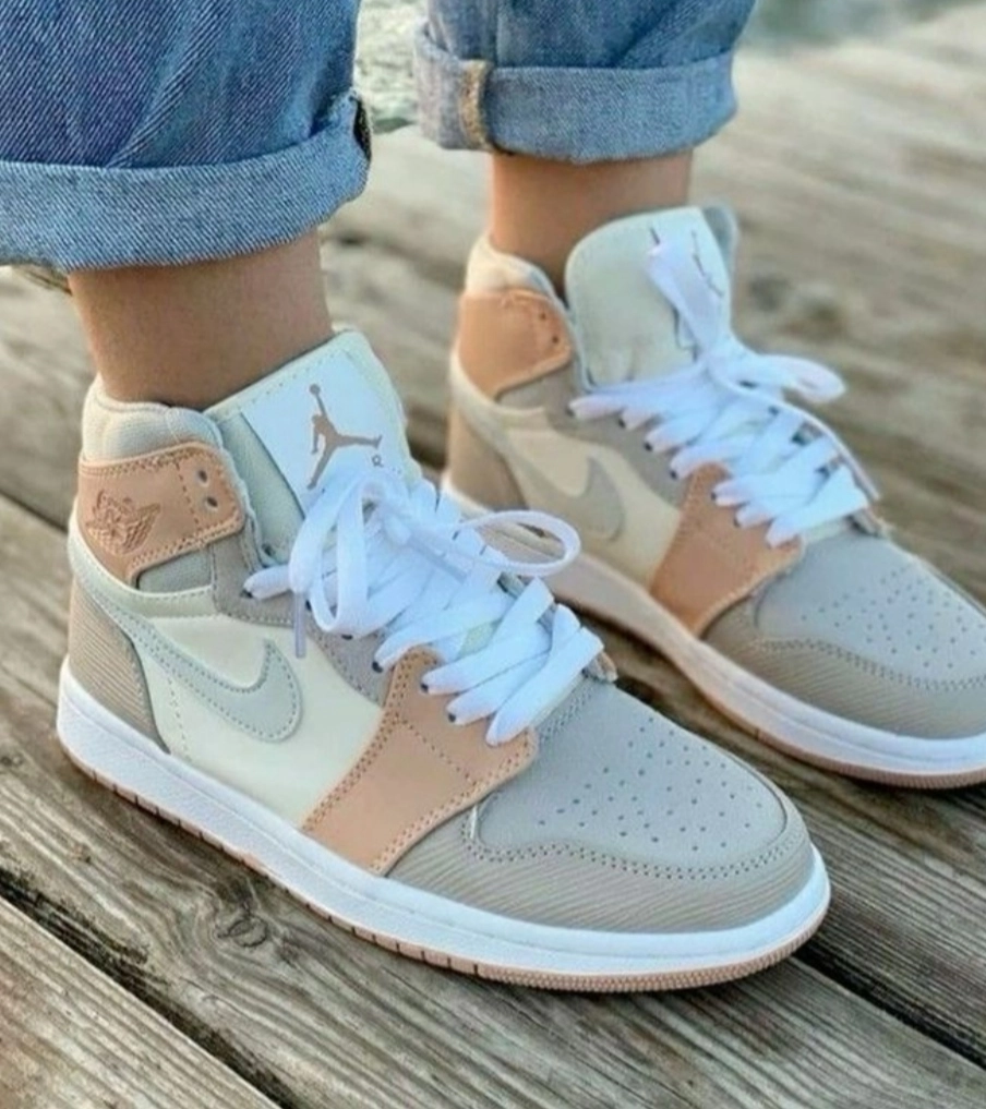 کفش کتونی زنانه نایکی ایر جردن وان ساقدار میلان | Nike air Jordan 1 Milan