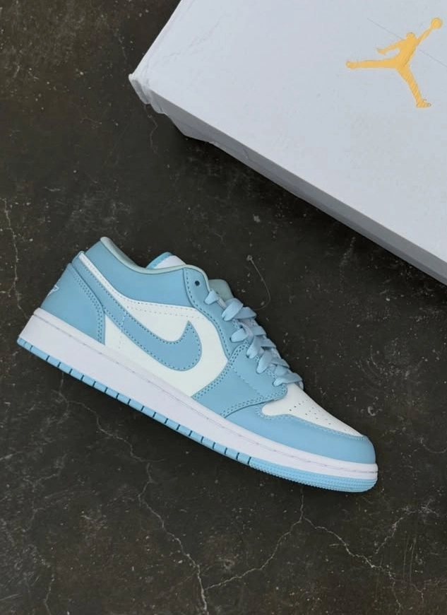 کتونی مردانه و زنانه نایکی ایر جردن وان لو آیس بلو|Nike air Jordan 1 low ice blue