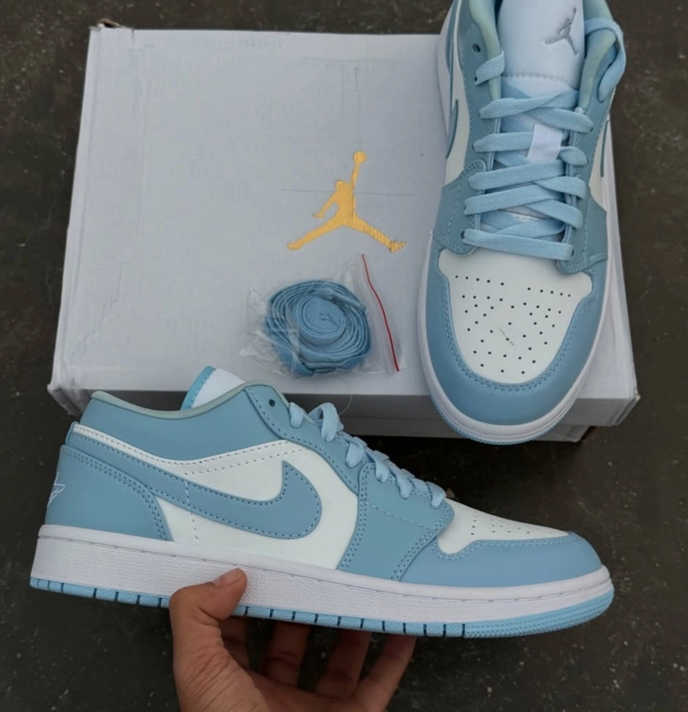 کتونی مردانه و زنانه نایکی ایر جردن وان لو آیس بلو|Nike air Jordan 1 low ice blue
