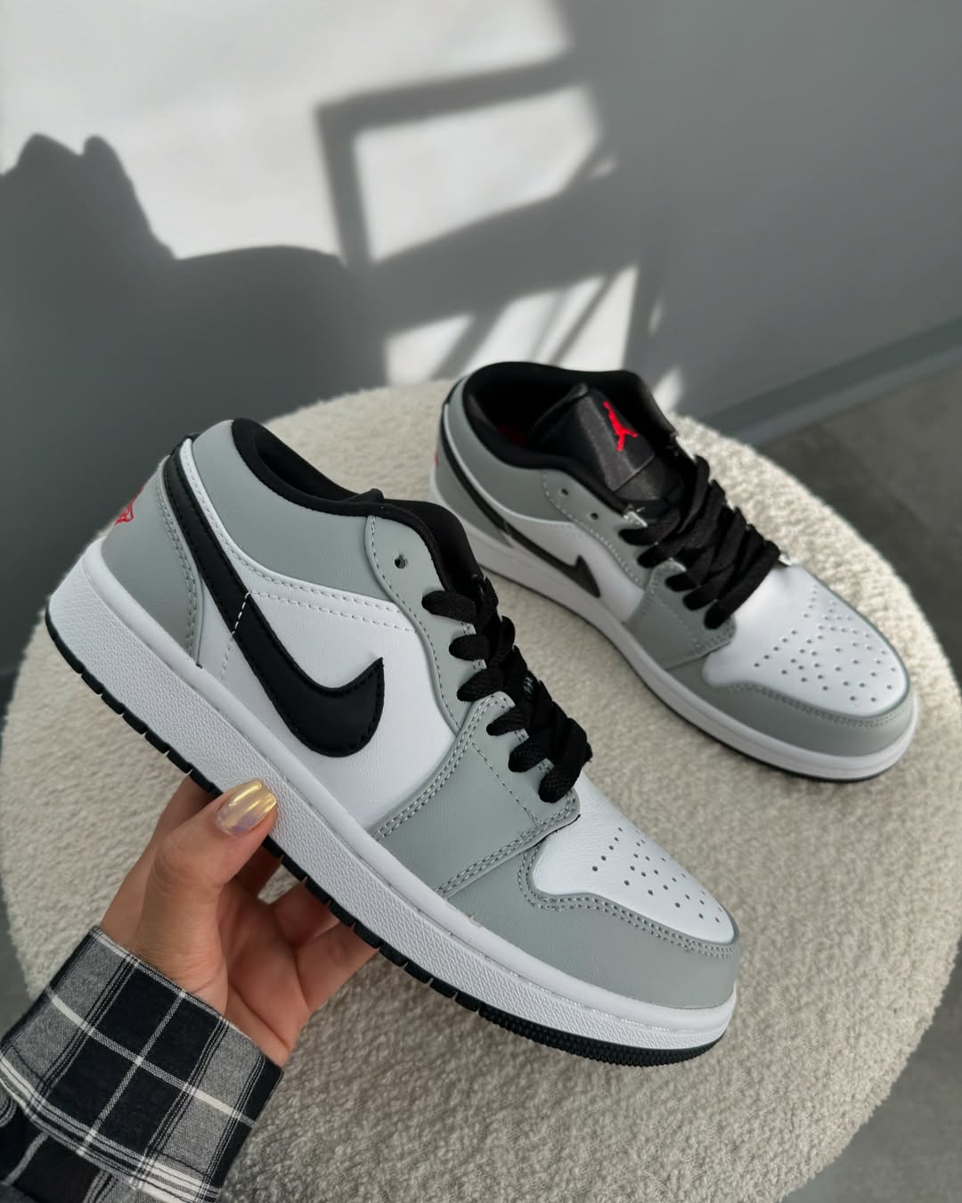 کتونی مردانه و زنانه نایکی جردن وان لو اسموک گری خاکستری| Nike Jordan 1 low light smoke grey